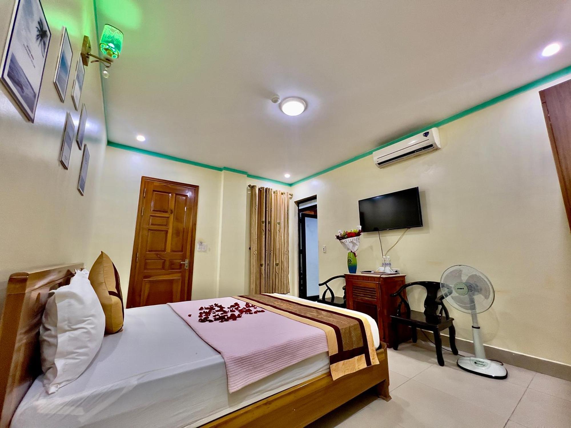 Manh Vuong Hotel Catba Dong Khe Sau Dış mekan fotoğraf