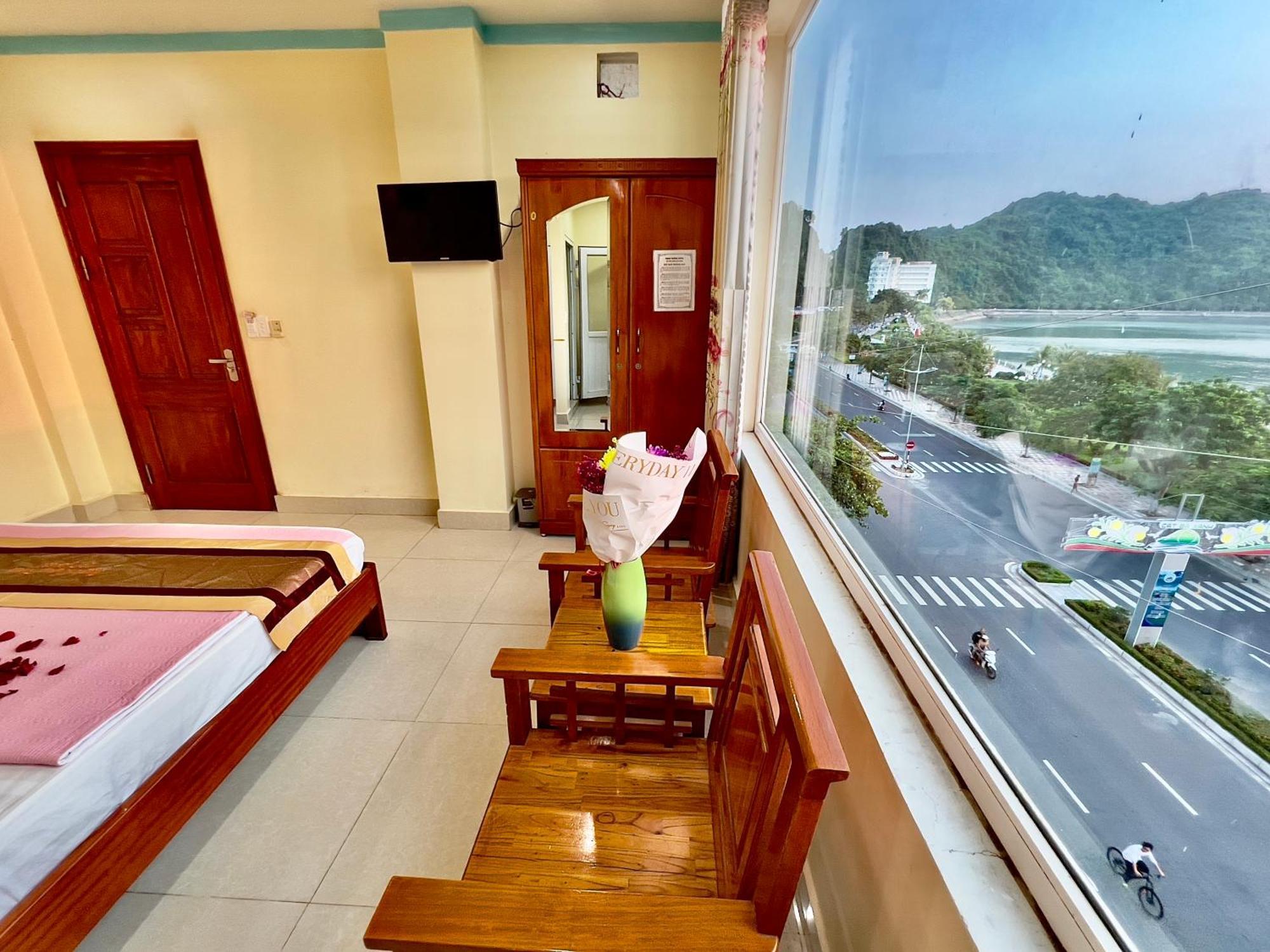 Manh Vuong Hotel Catba Dong Khe Sau Dış mekan fotoğraf