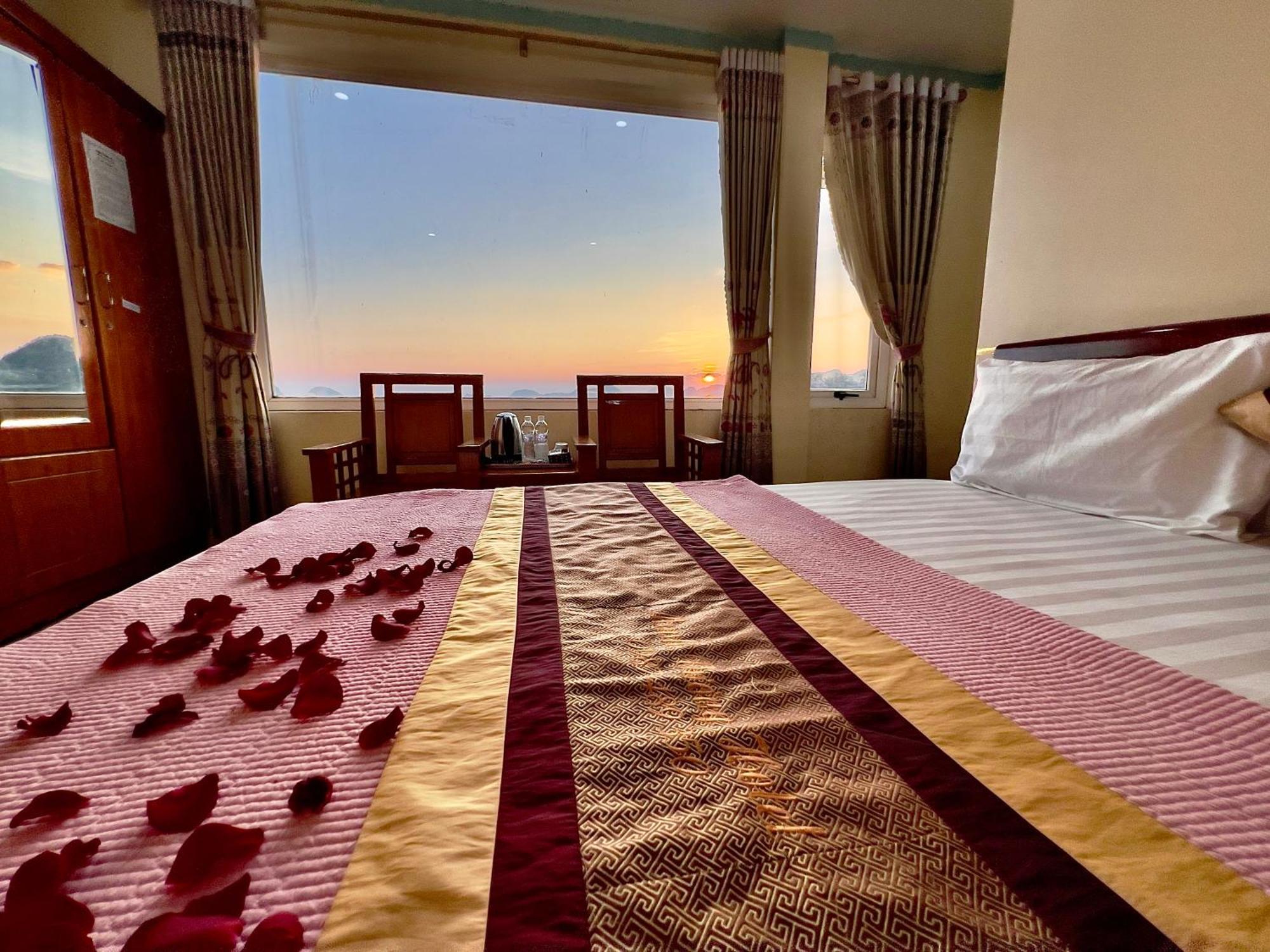 Manh Vuong Hotel Catba Dong Khe Sau Dış mekan fotoğraf
